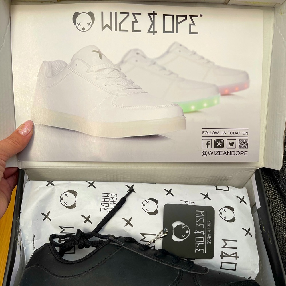 Wize & Ope LED sneaker, BRAND NEW